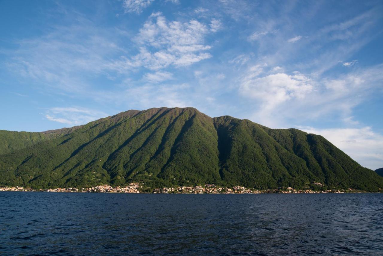 Mansarda I Cipressi Lenno Exterior foto